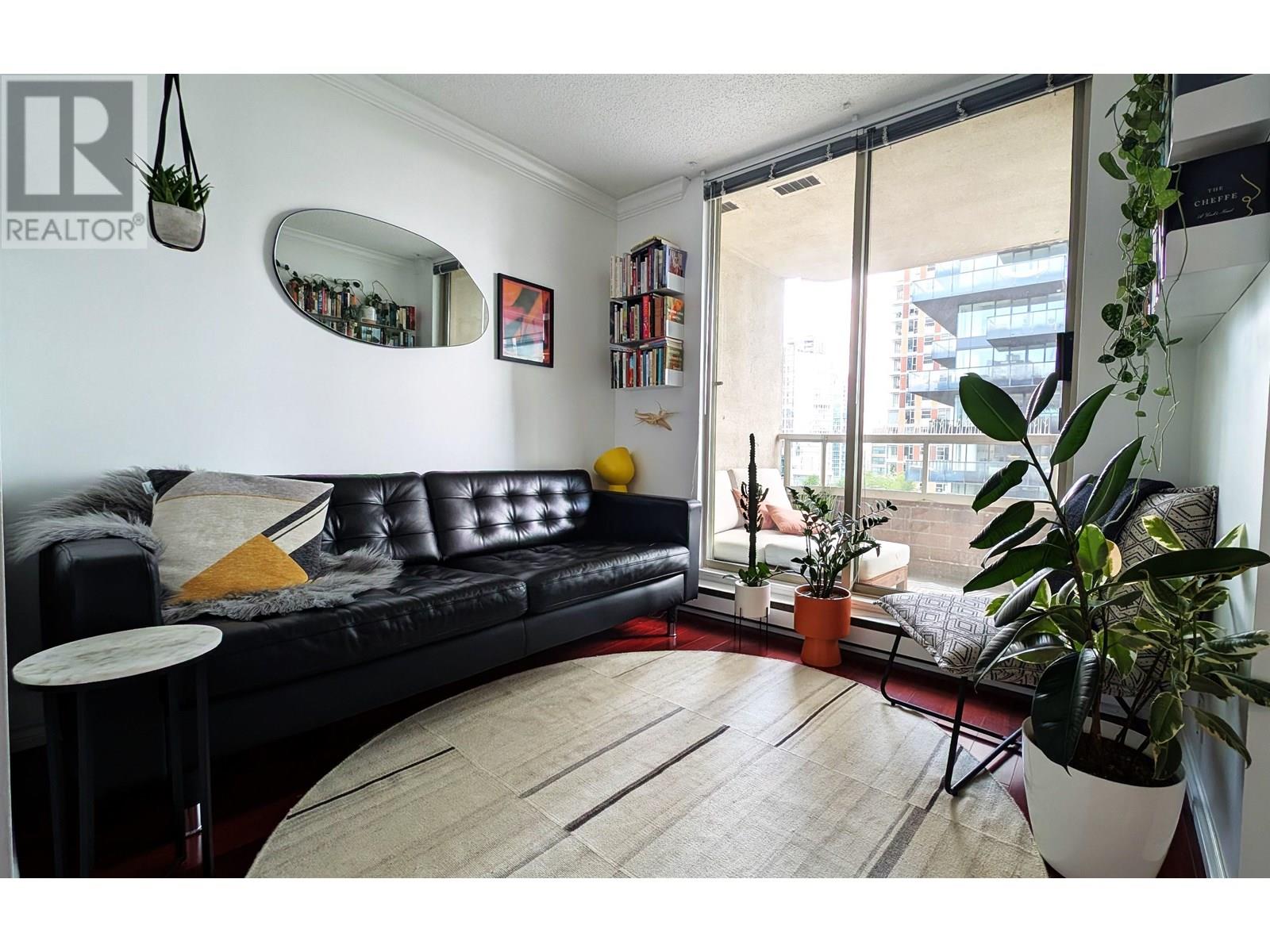 Photo 7 of 903 1330 Hornby Street, Vancouver BC