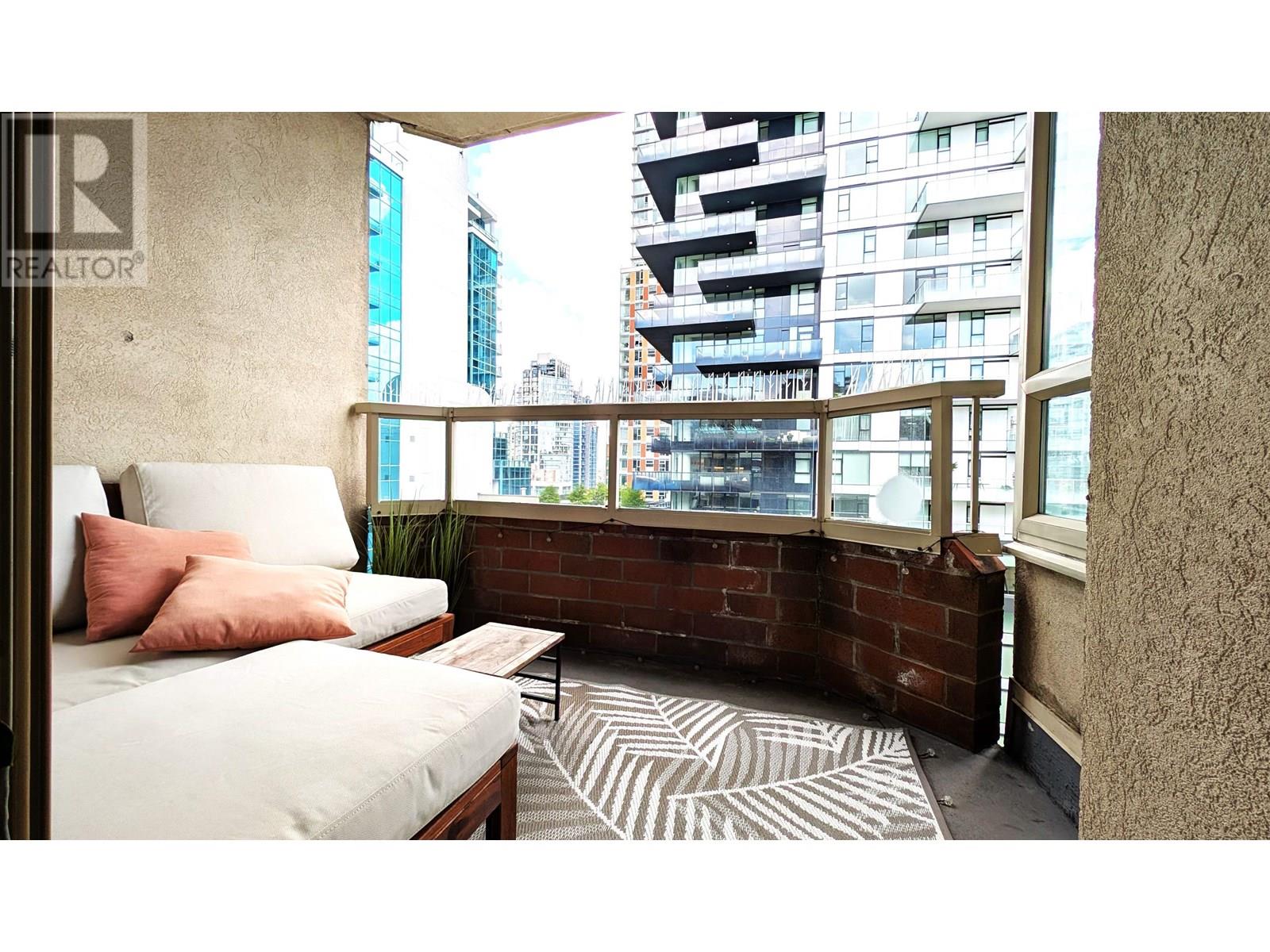 Photo 5 of 903 1330 Hornby Street, Vancouver BC