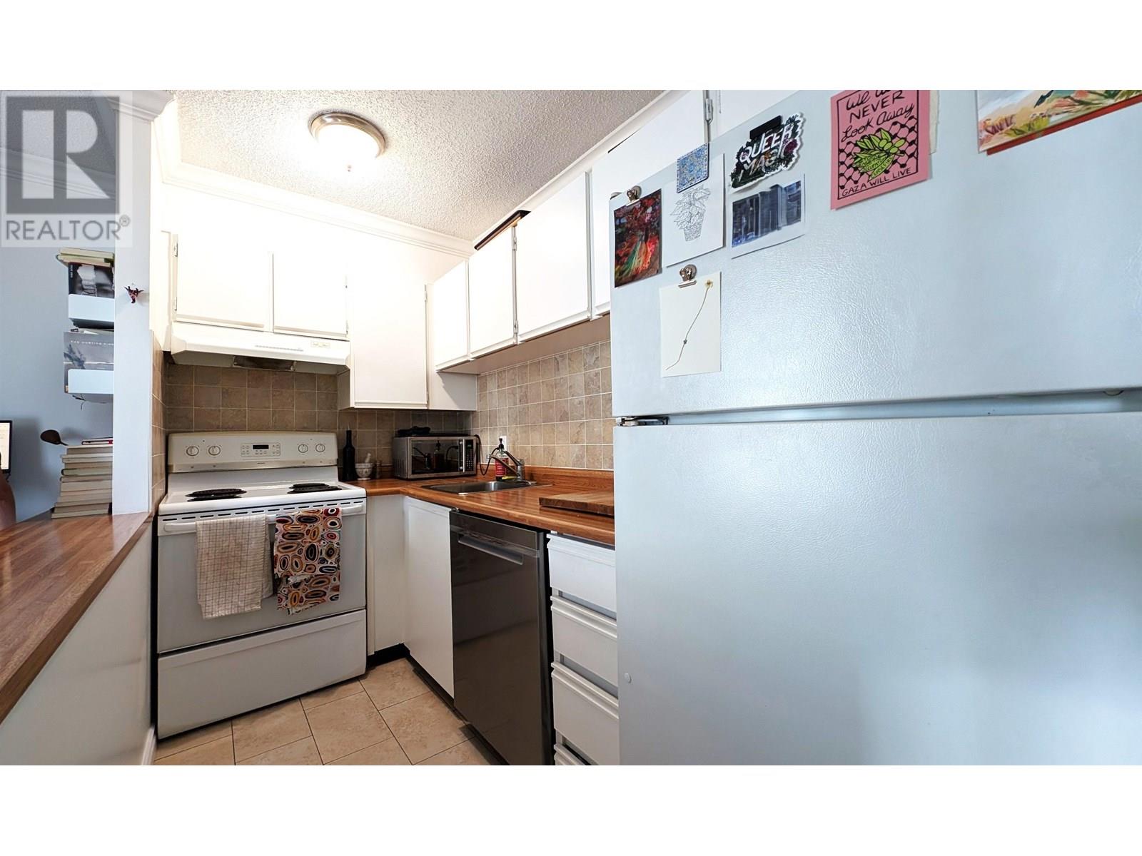 Photo 2 of 903 1330 Hornby Street, Vancouver BC
