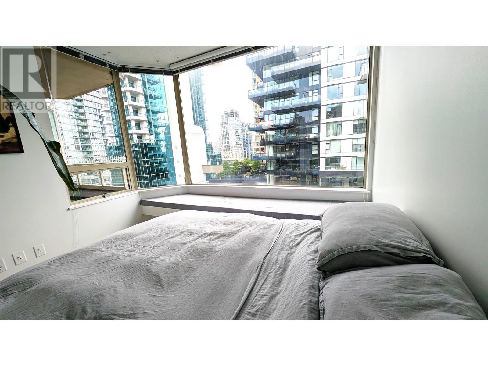 Photo 12 of 903 1330 Hornby Street, Vancouver BC