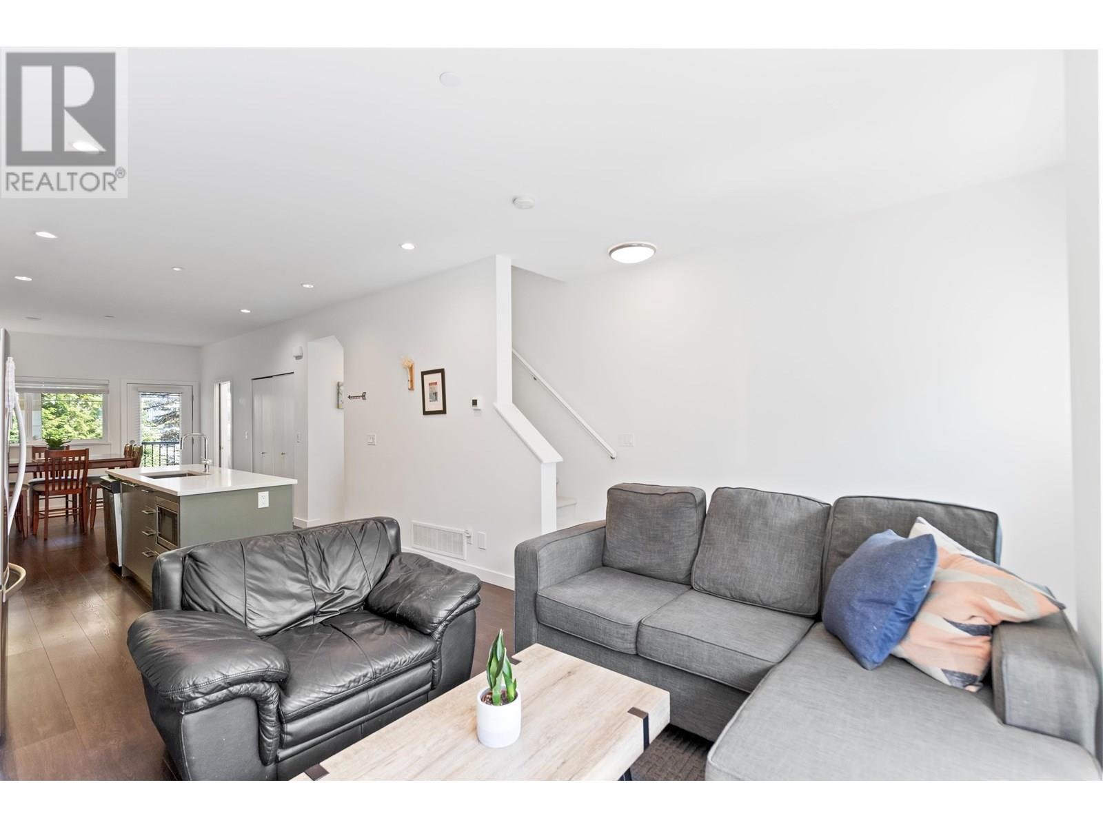 Photo 5 of 31 22810 113 Avenue, Maple Ridge BC
