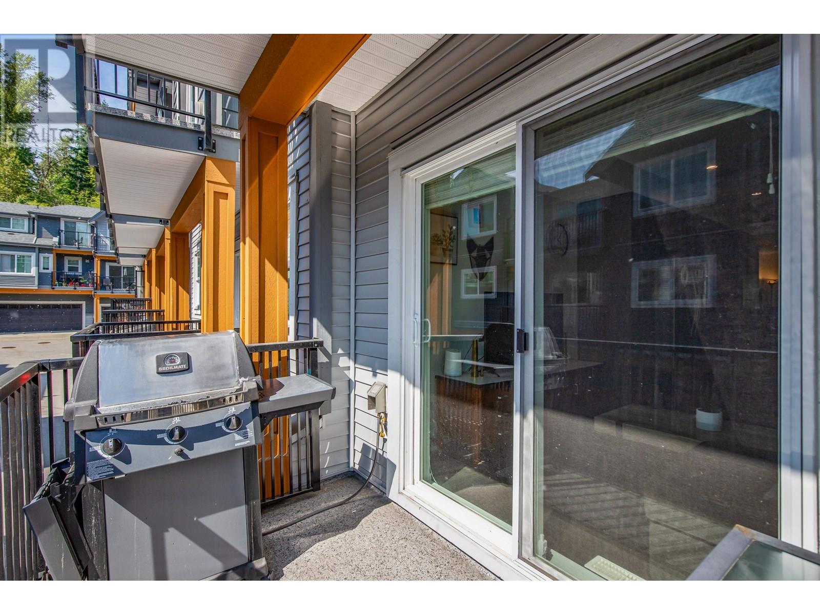 Photo 12 of 31 22810 113 Avenue, Maple Ridge BC