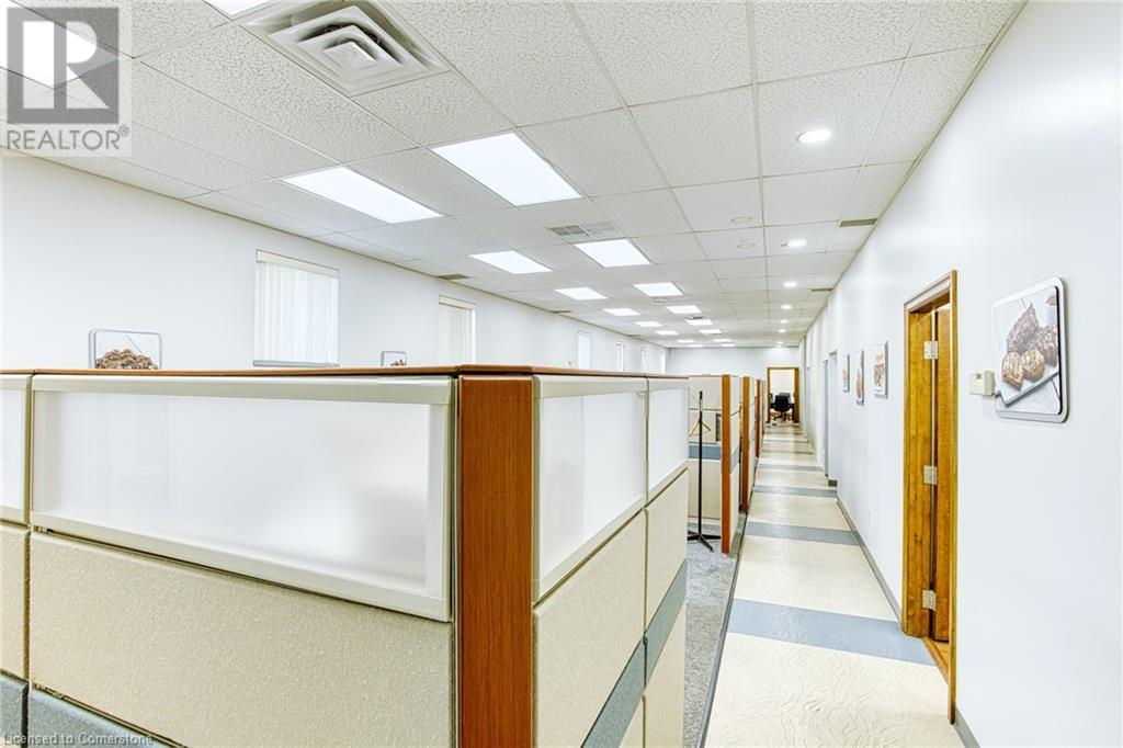 Photo 34 of 46 Community Avenue, Stoney Creek ON