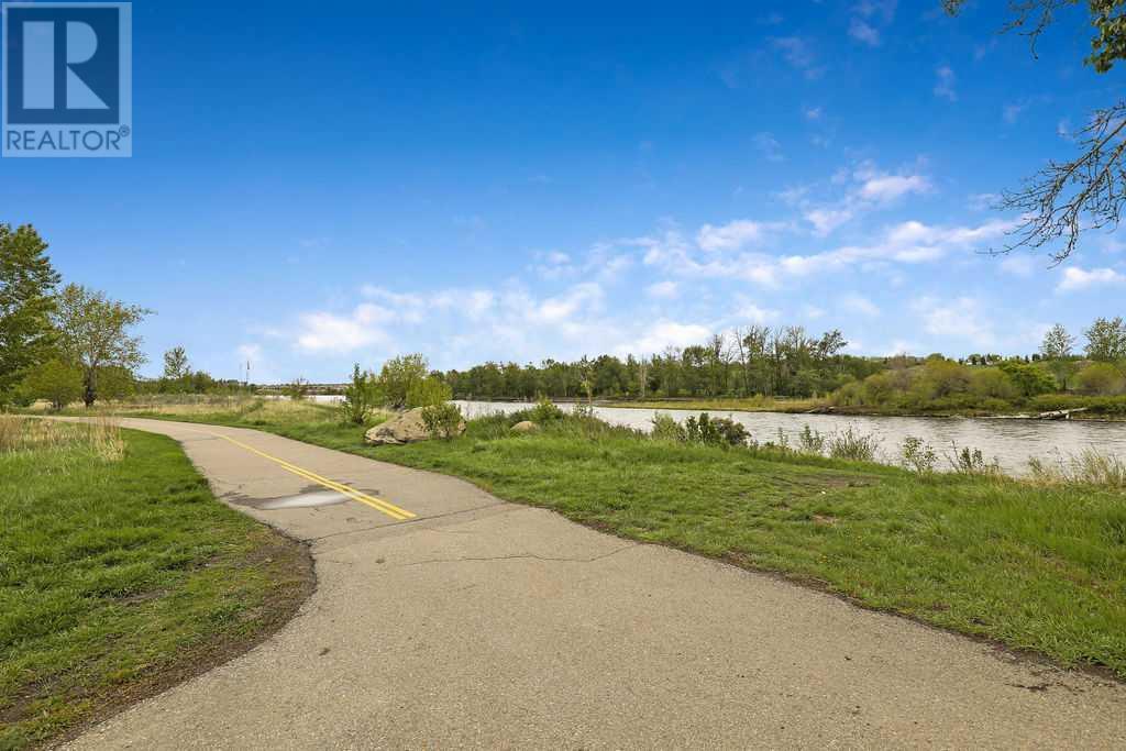 Single Family House for Sale in   Quarry Way SE Douglasdale/Glen Calgary 
