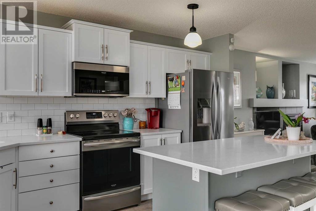 Single Family House for Sale in  Everridge Drive SW Evergreen Calgary 