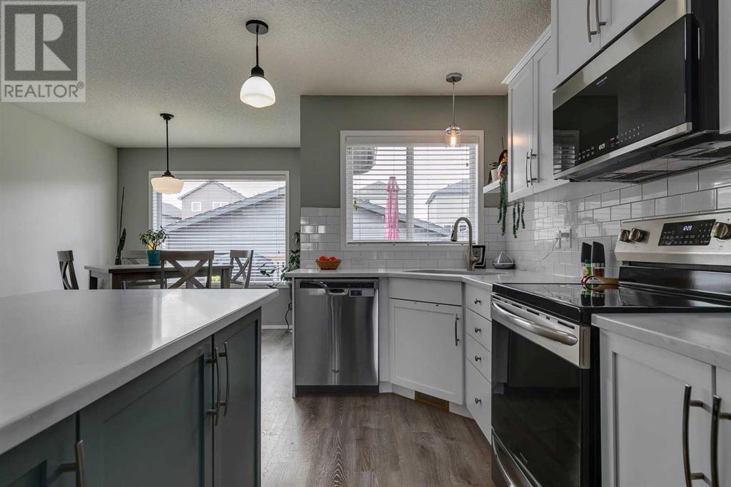 Single Family House for Sale in  Everridge Drive SW Evergreen Calgary 