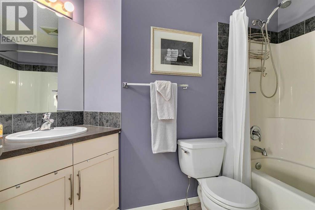 Single Family House for Sale in  Everridge Drive SW Evergreen Calgary 