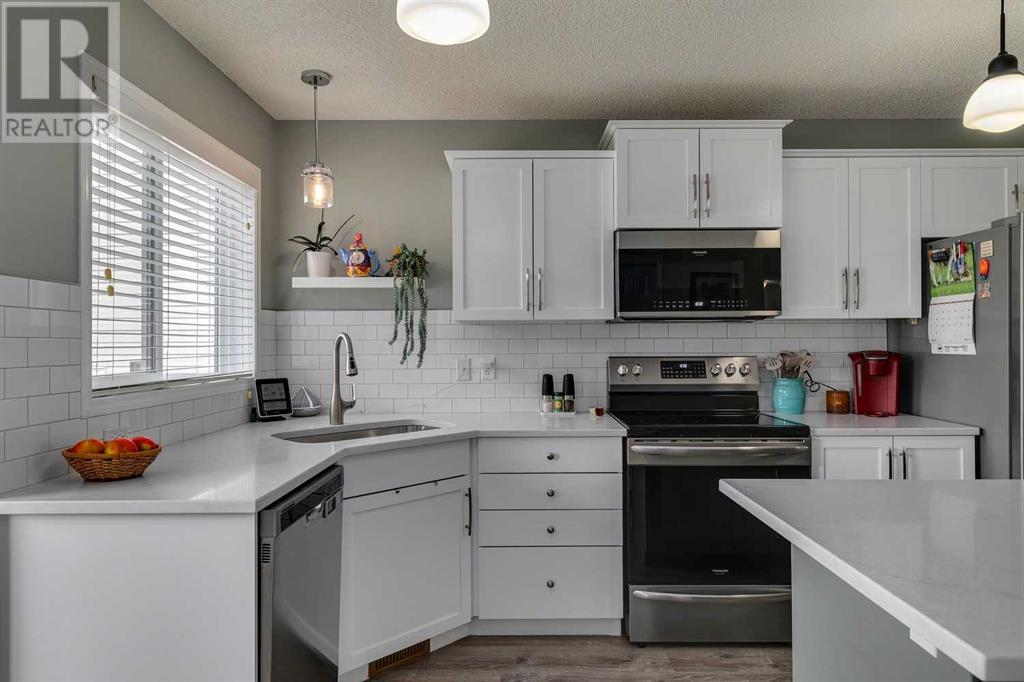Single Family House for Sale in  Everridge Drive SW Evergreen Calgary 