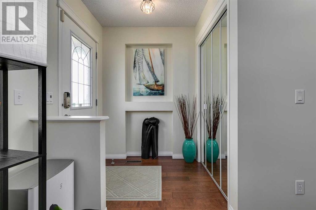 Single Family House for Sale in  Everridge Drive SW Evergreen Calgary 