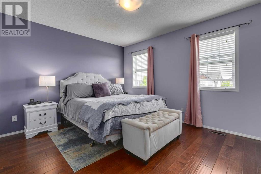 Single Family House for Sale in  Everridge Drive SW Evergreen Calgary 
