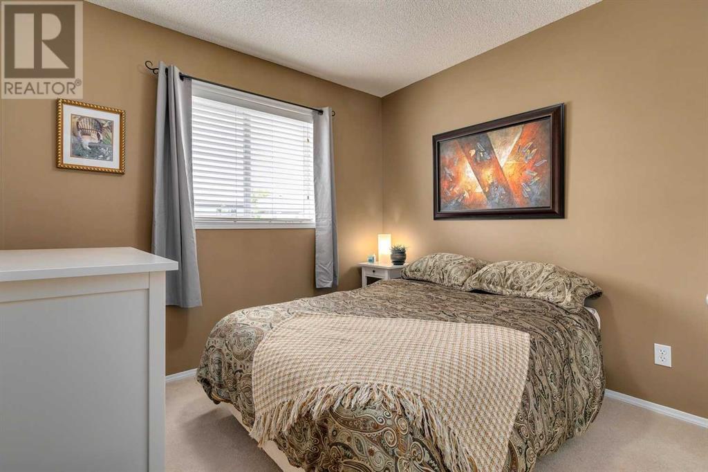 Single Family House for Sale in  Everridge Drive SW Evergreen Calgary 