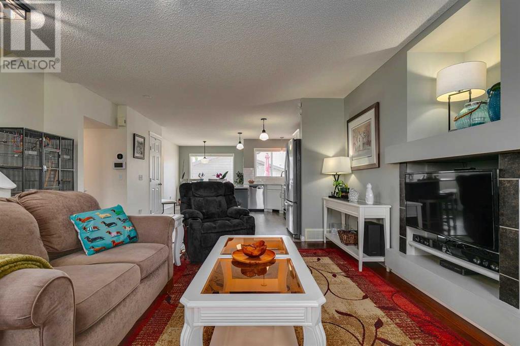 Single Family House for Sale in  Everridge Drive SW Evergreen Calgary 