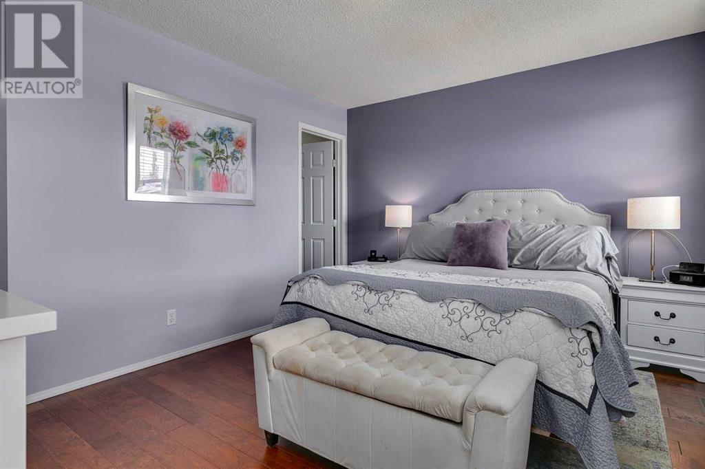 Single Family House for Sale in  Everridge Drive SW Evergreen Calgary 