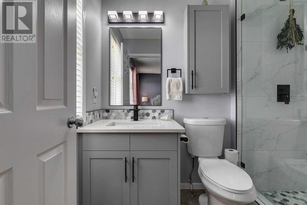 Single Family House for Sale in  Everridge Drive SW Evergreen Calgary 