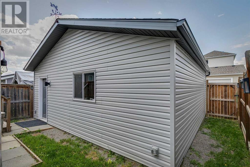 Single Family House for Sale in  Everridge Drive SW Evergreen Calgary 