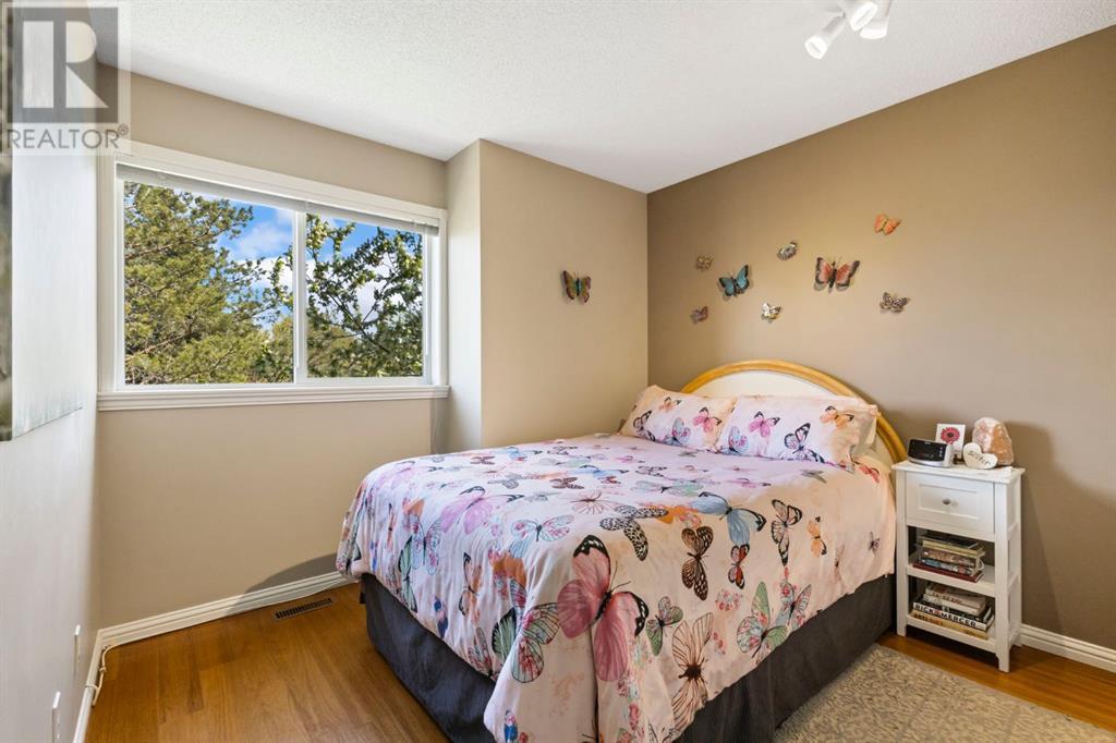 Single Family House for Sale in    Avenue NW Mount Pleasant Calgary 