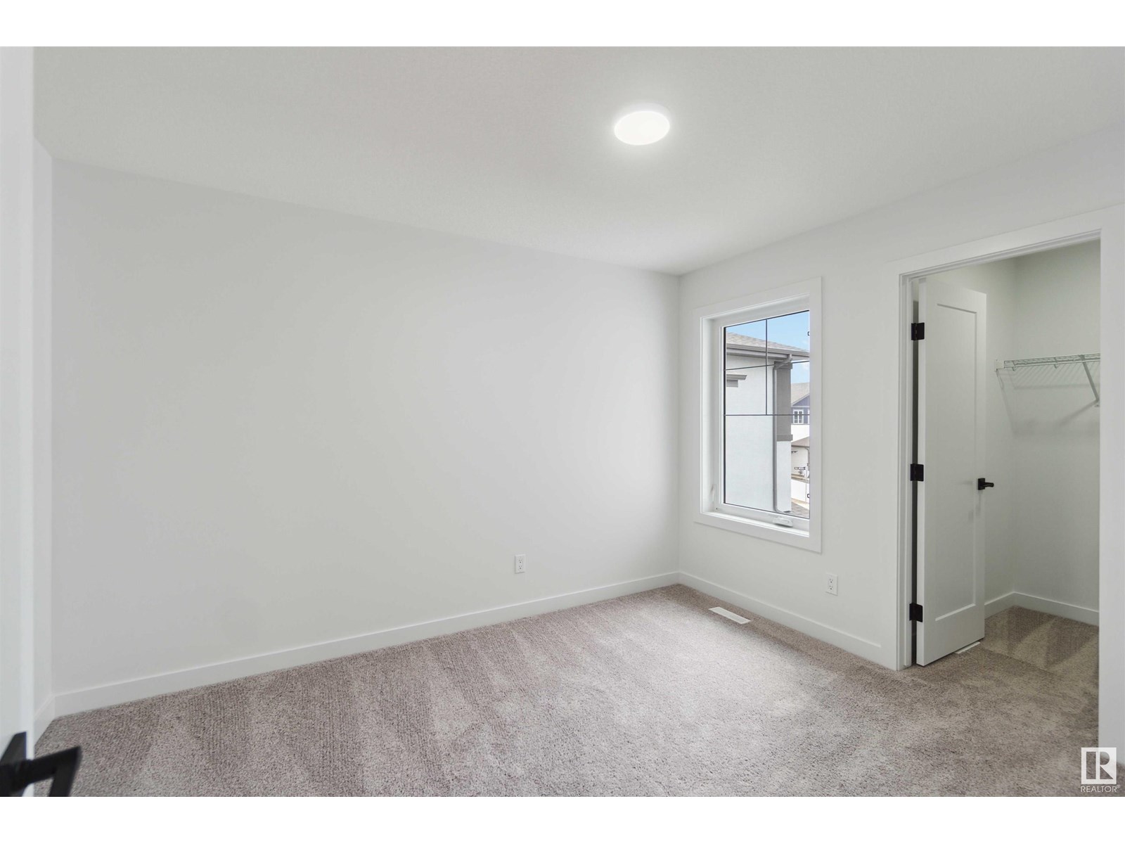 Photo 13 of 1635 12 St Nw, Edmonton AB