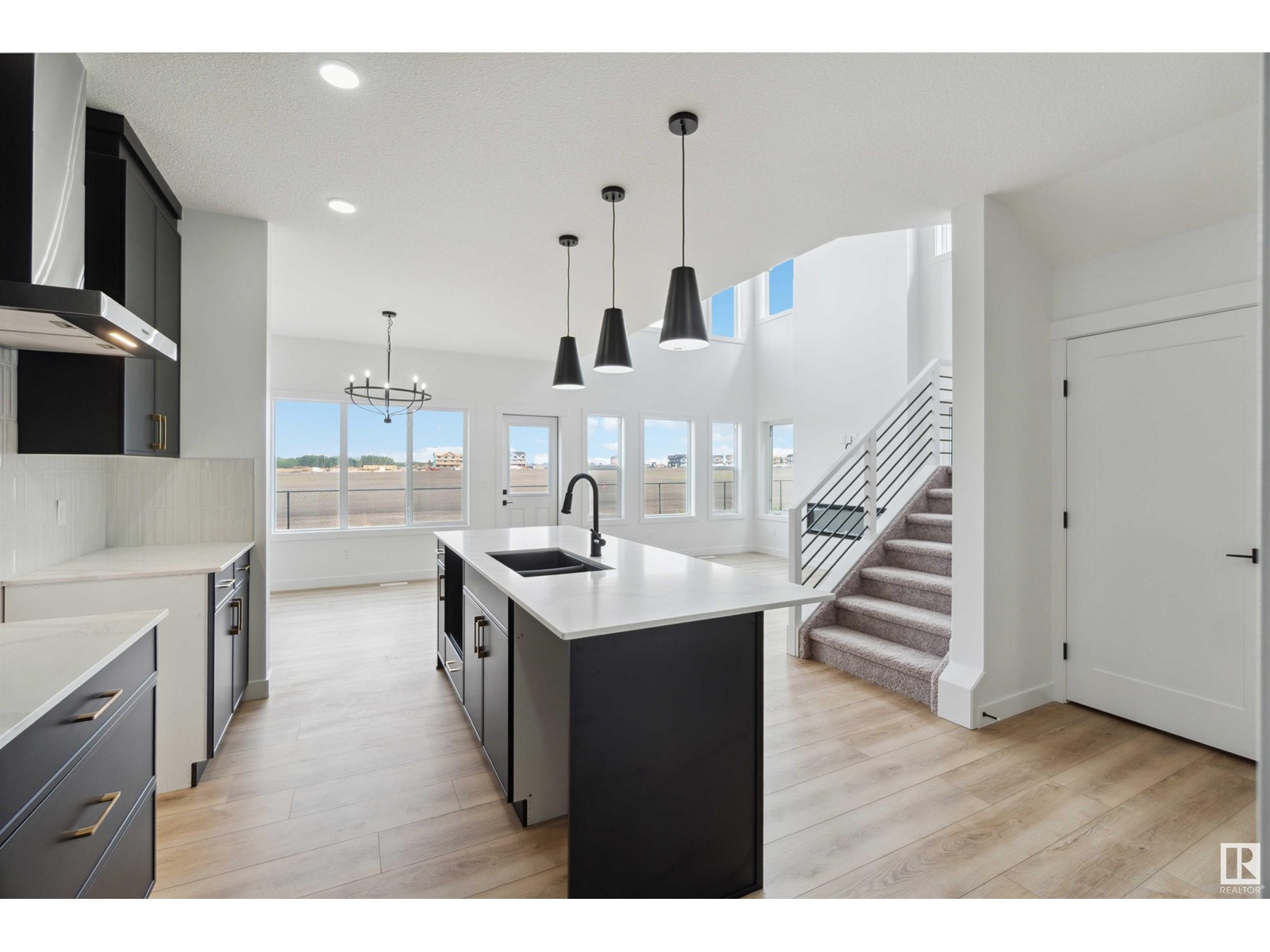 Photo 9 of 1635 12 St Nw, Edmonton AB