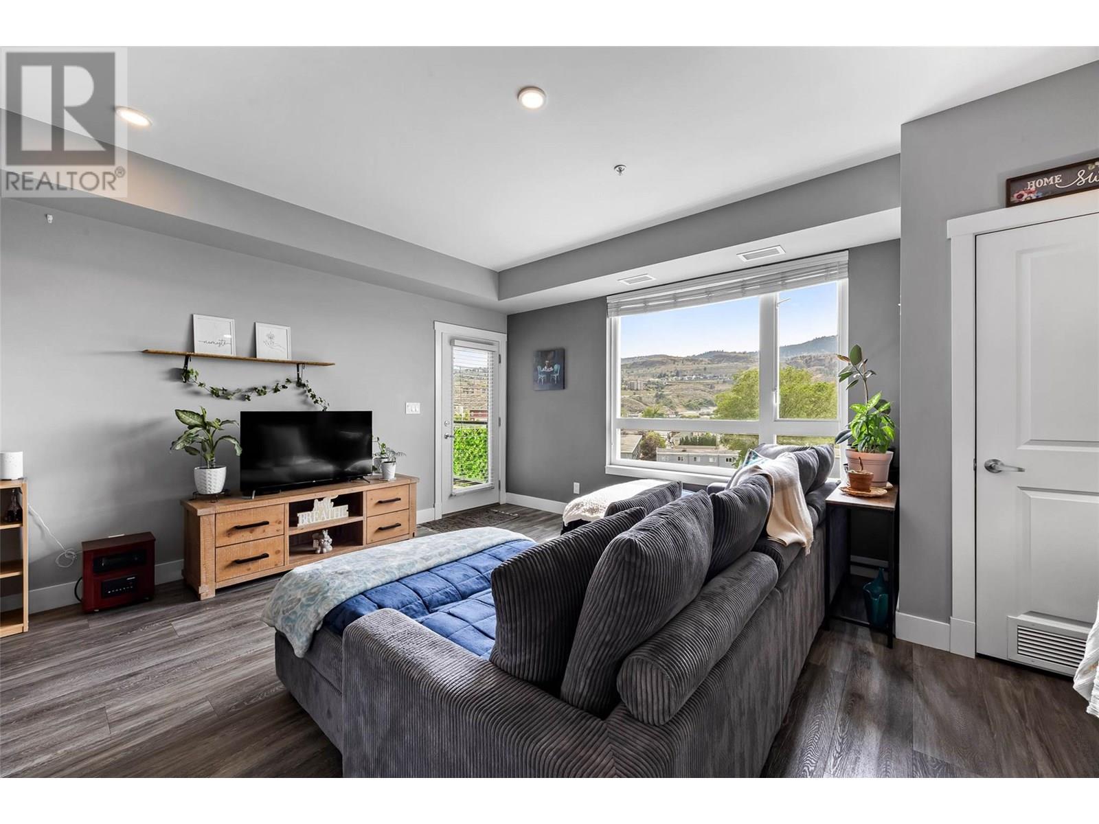 #511 280 TRANQUILLE ROAD - Image 14