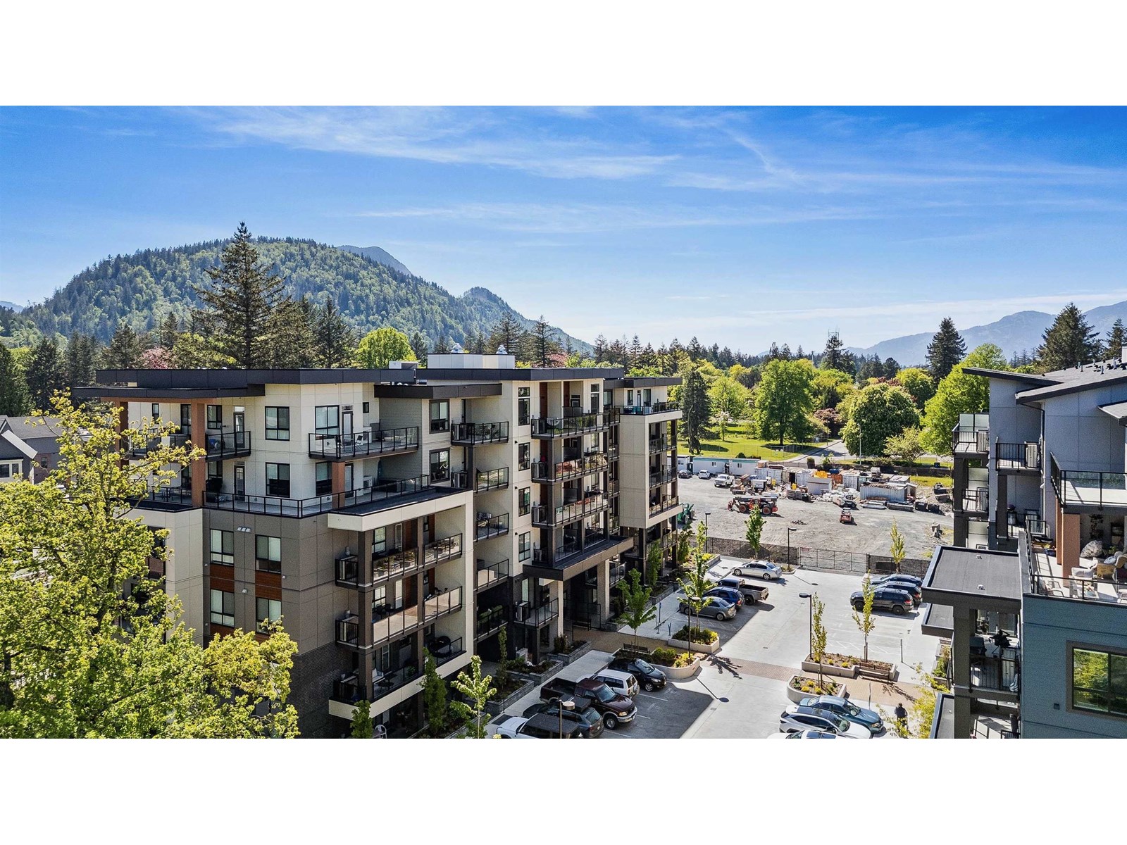 210 45505 CAMPUS DRIVE, Garrison Crossing, Chilliwack