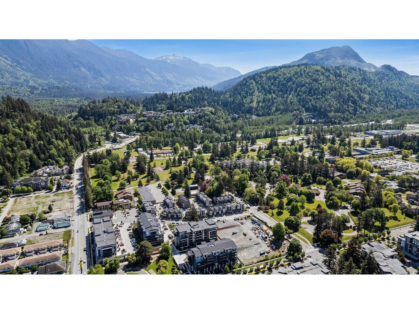 210 45505 CAMPUS DRIVE, Garrison Crossing, Chilliwack