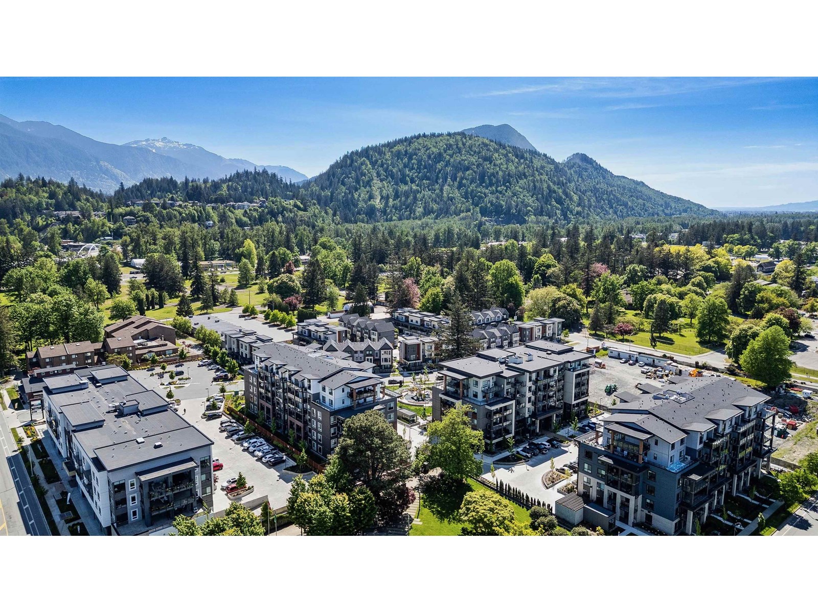 210 45505 CAMPUS DRIVE, Garrison Crossing, Chilliwack