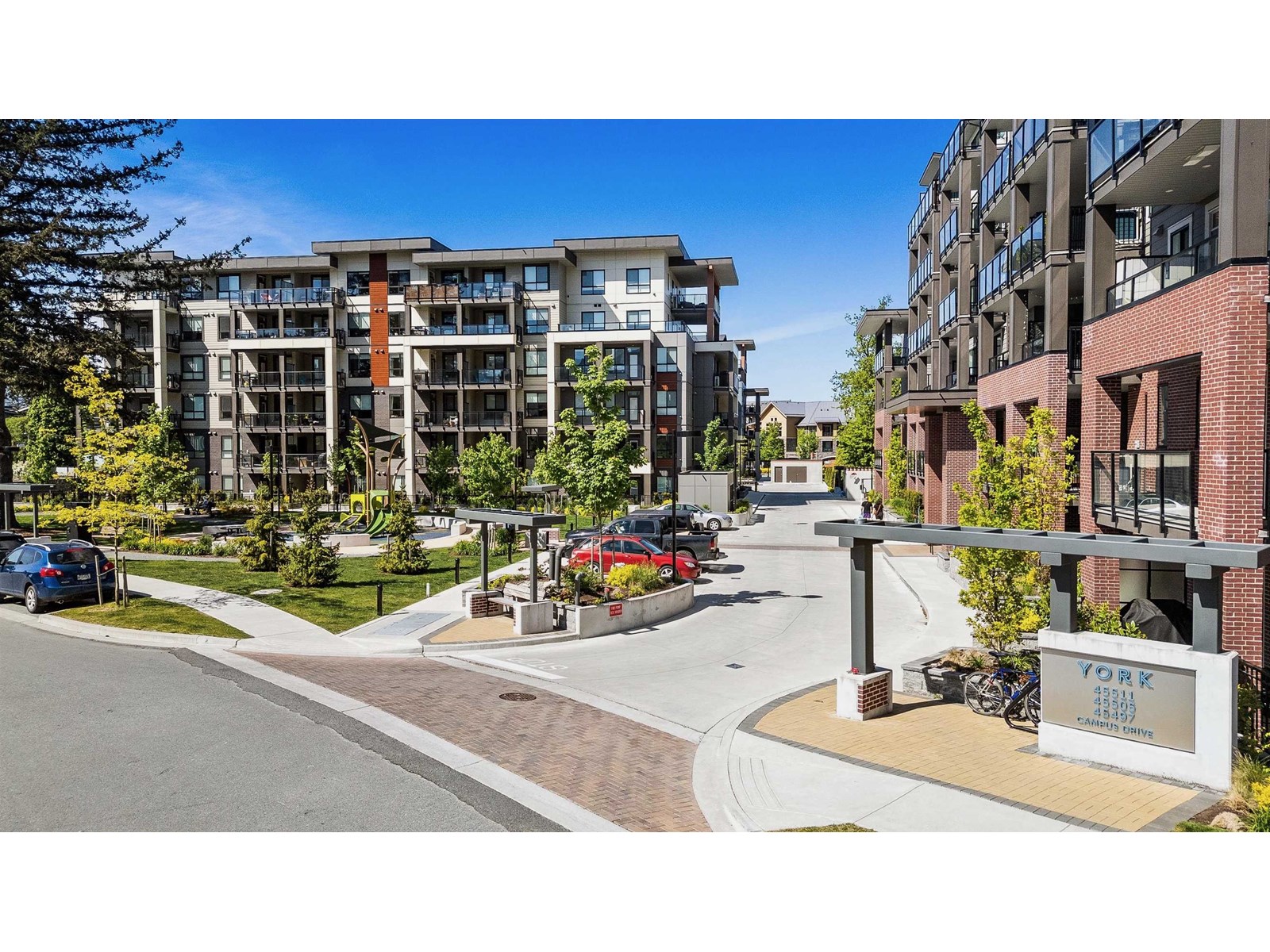 210 45505 CAMPUS DRIVE, Garrison Crossing, Chilliwack