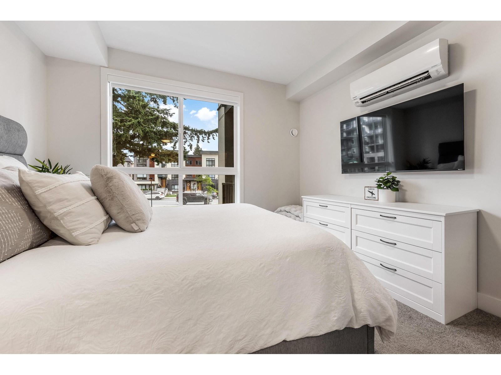 210 45505 CAMPUS DRIVE, Garrison Crossing, Chilliwack