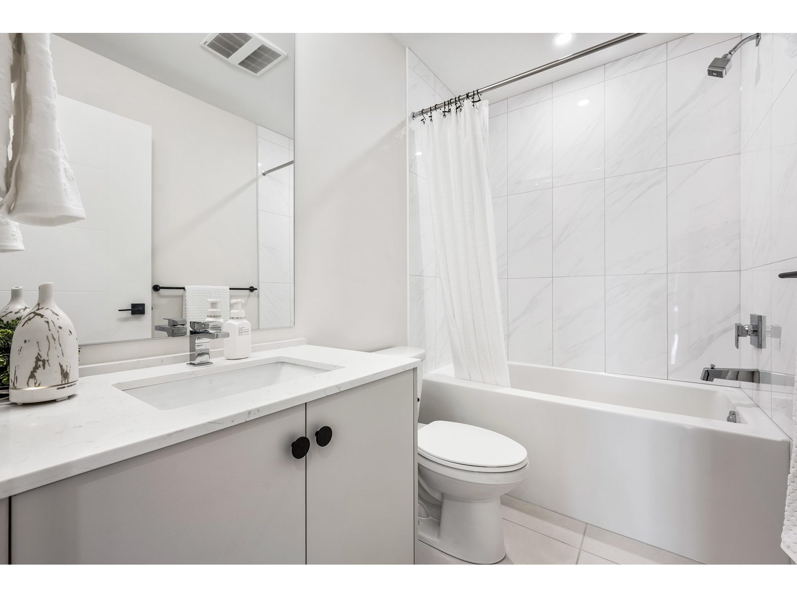 210 45505 CAMPUS DRIVE, Garrison Crossing, Chilliwack