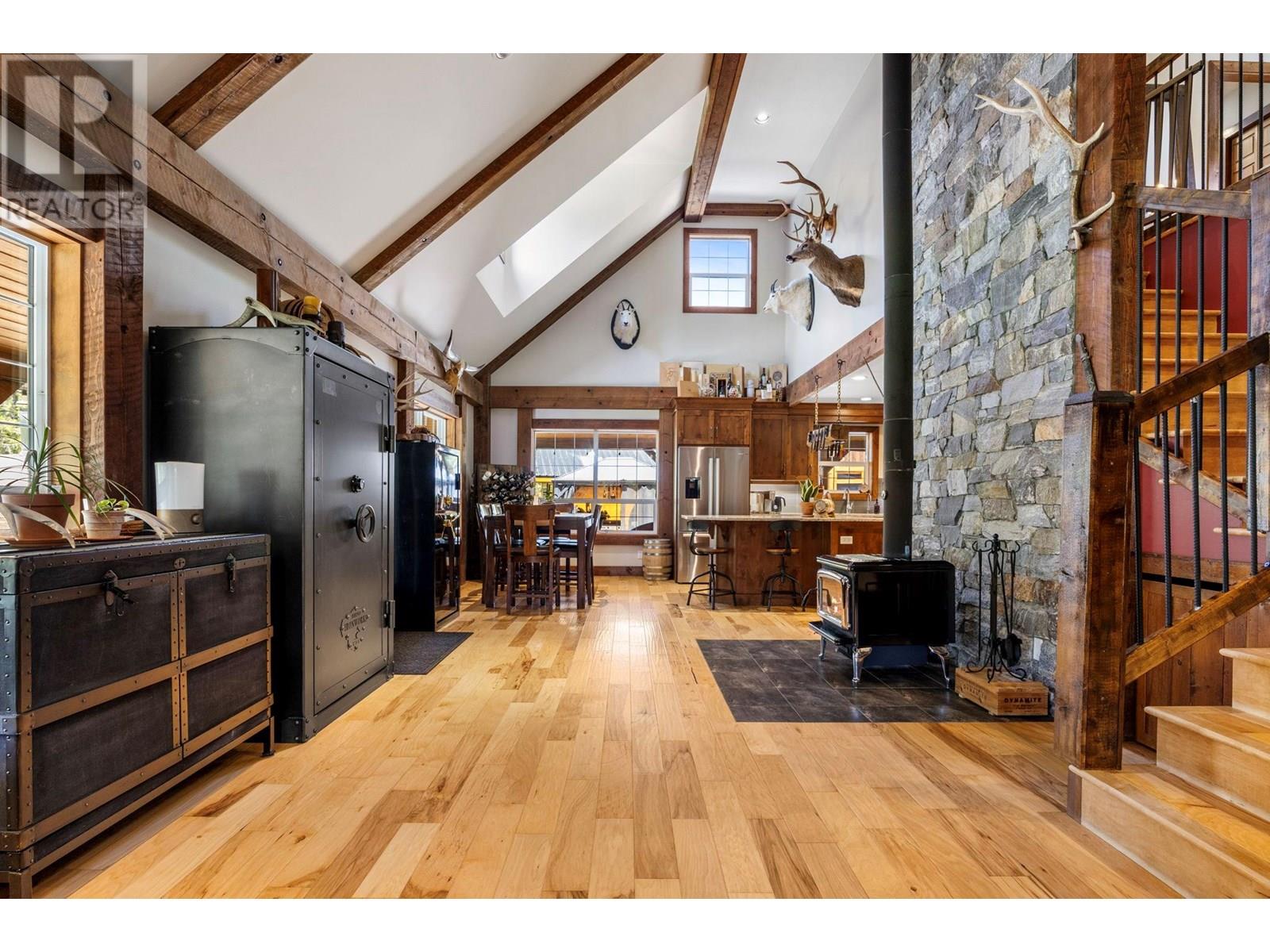  6241 33 Highway, Carmi