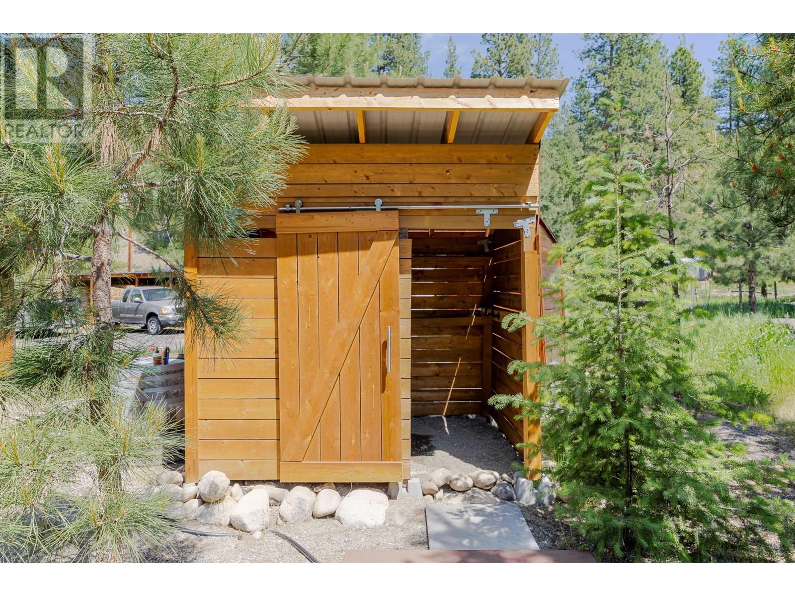  6241 33 Highway, Carmi