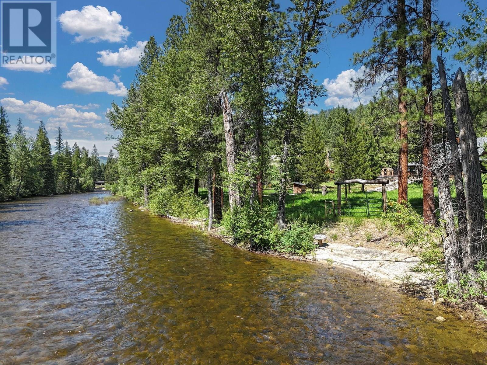  6241 33 Highway, Carmi