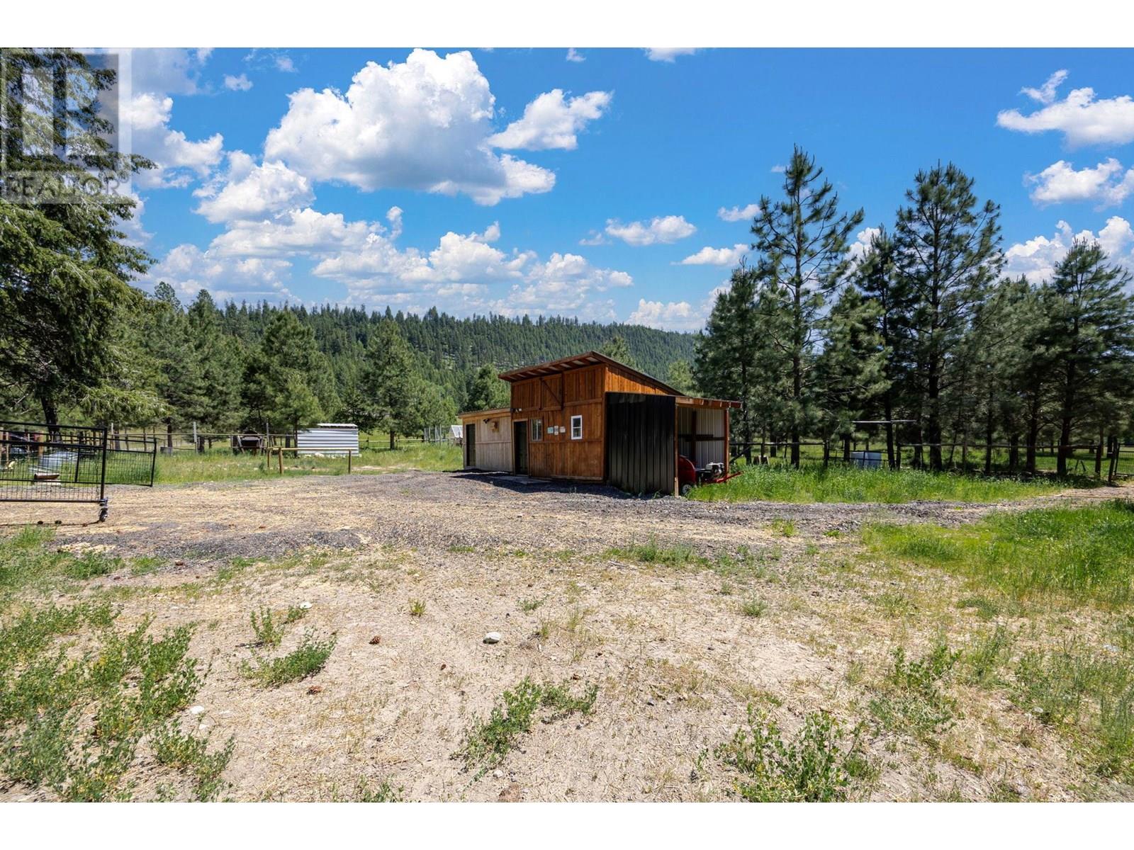  6241 33 Highway, Carmi