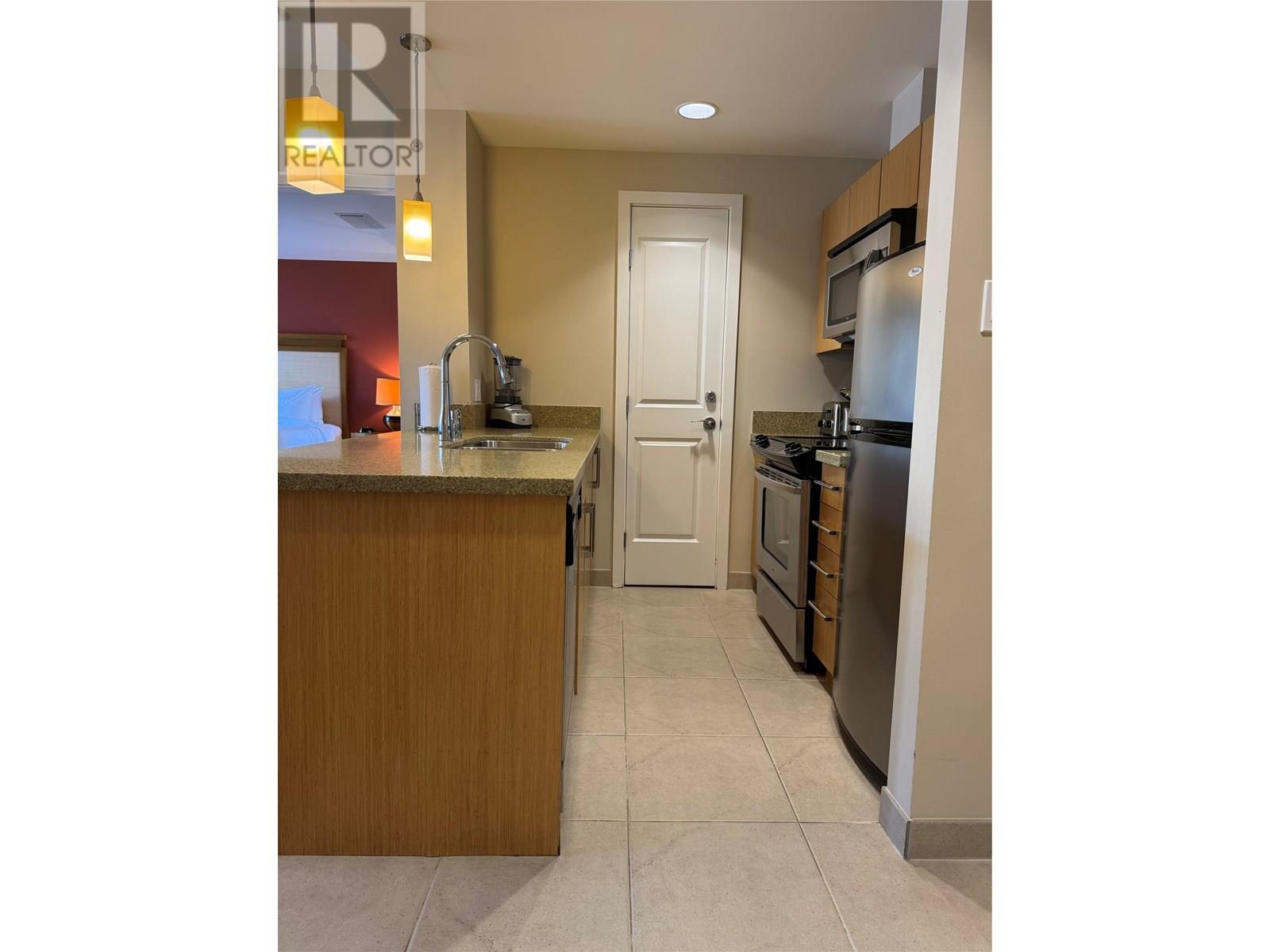 15 PARK Place Unit# 323, Osoyoos