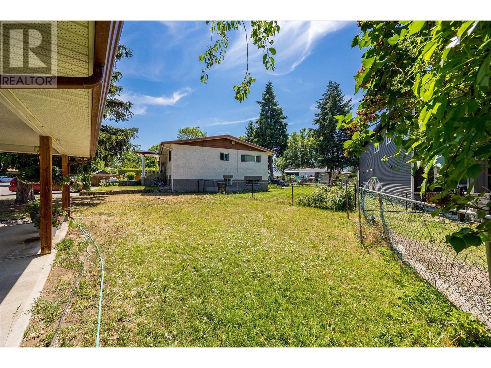  1404 Inkar Road, Kelowna