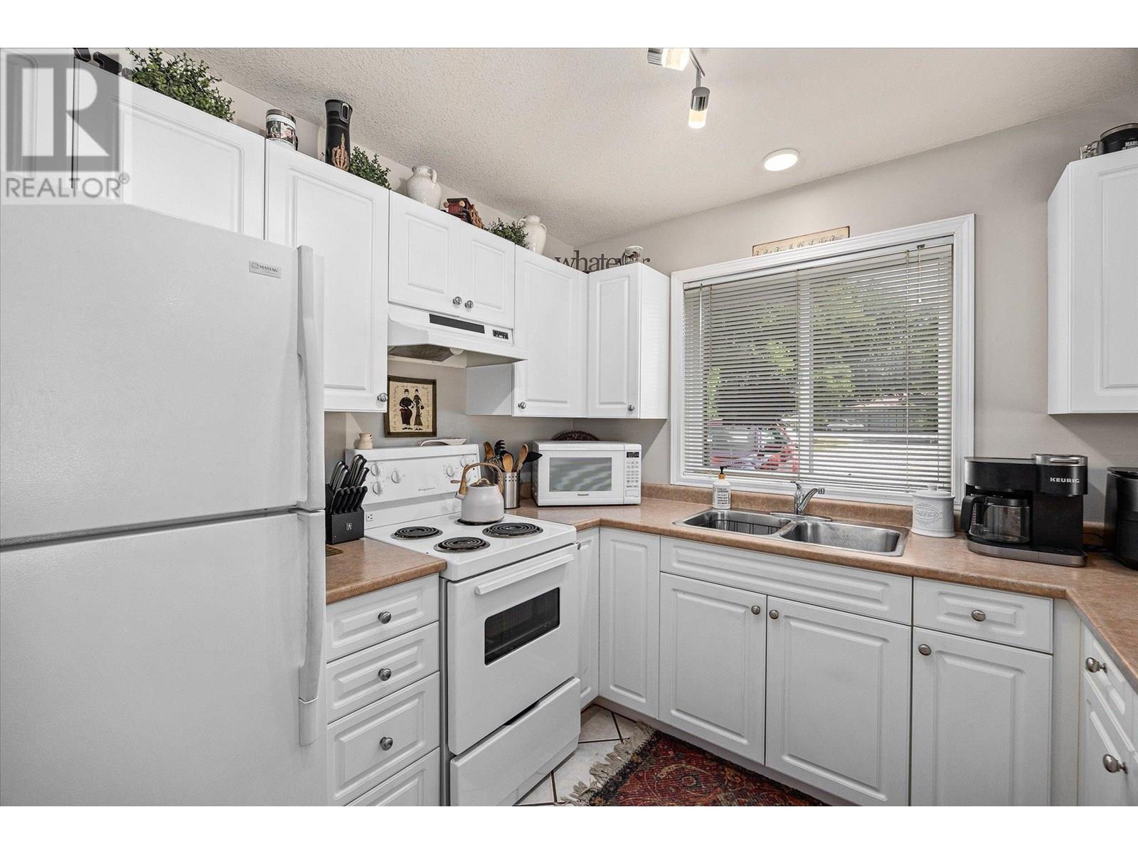  1404 Inkar Road, Kelowna