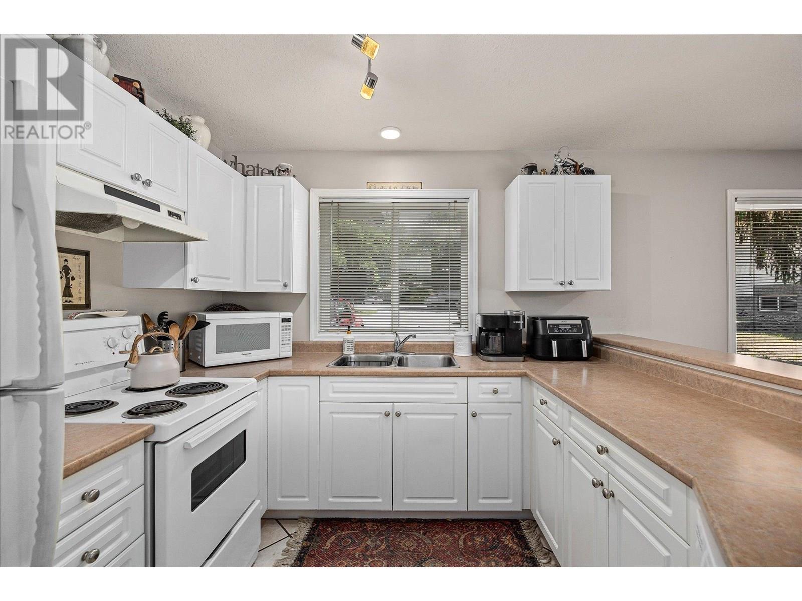  1404 Inkar Road, Kelowna