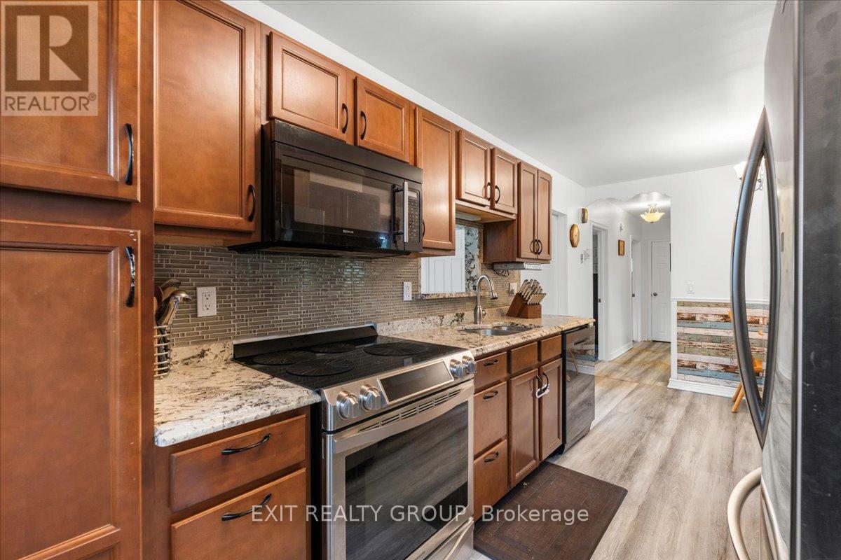 Photo 41 of 29 Barry Road, Quinte West ON