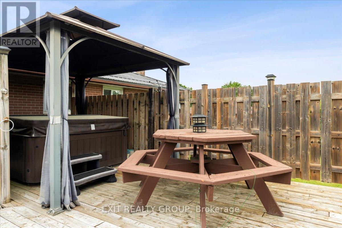Photo 8 of 29 Barry Road, Quinte West ON