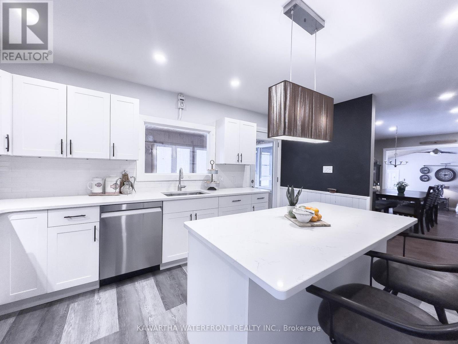 Single Family House Raised bungalow for Sale in  ENGLISH CIRCLE Highlands East (Glamorgan) 