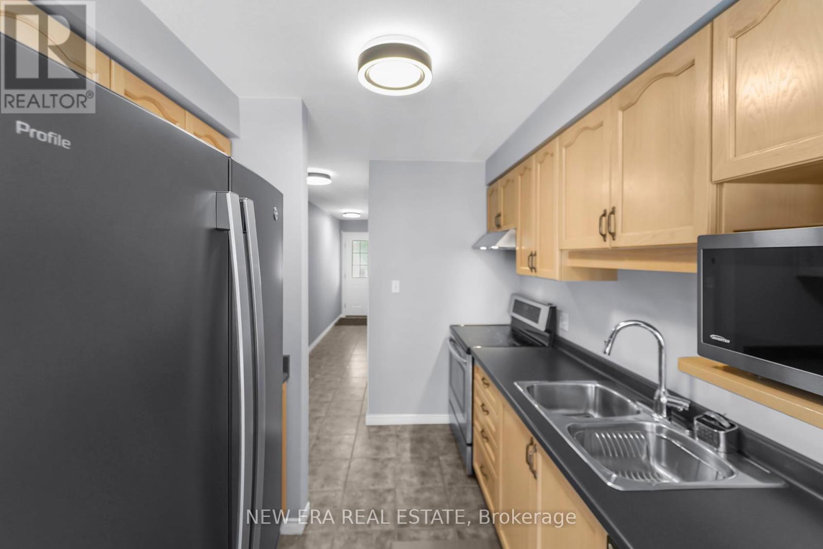 Photo 16 of 10 1523 Upper Gage Avenue, Hamilton ON