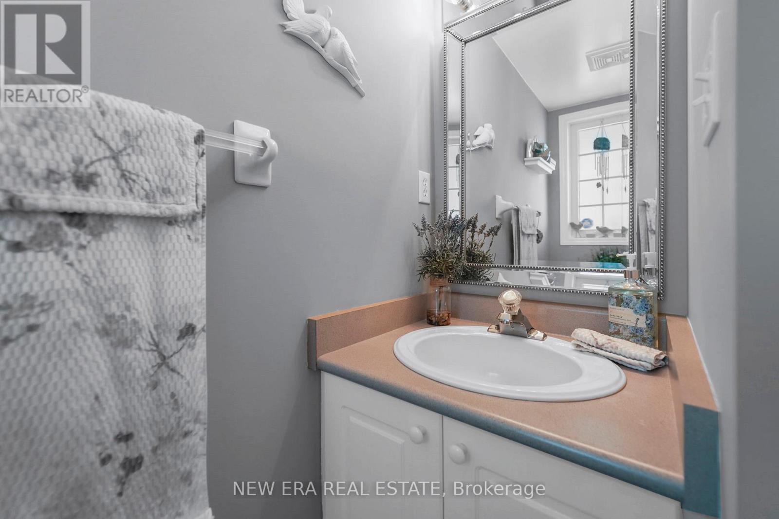 Photo 20 of 10 1523 Upper Gage Avenue, Hamilton ON
