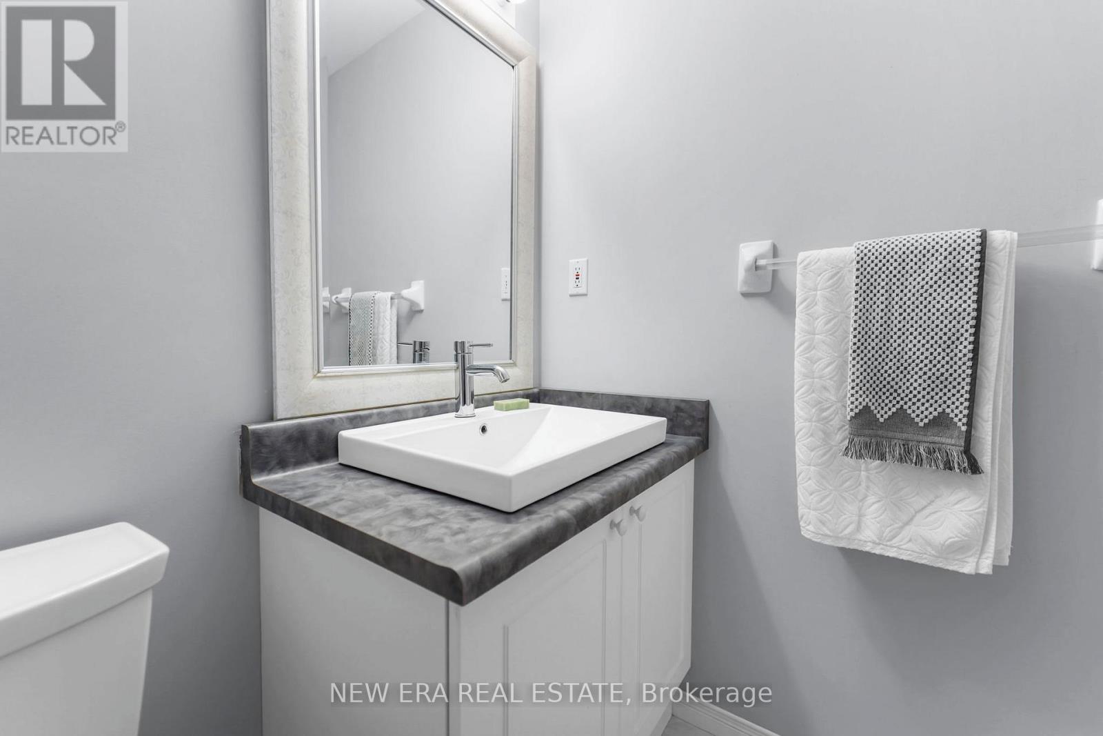 Photo 32 of 10 1523 Upper Gage Avenue, Hamilton ON