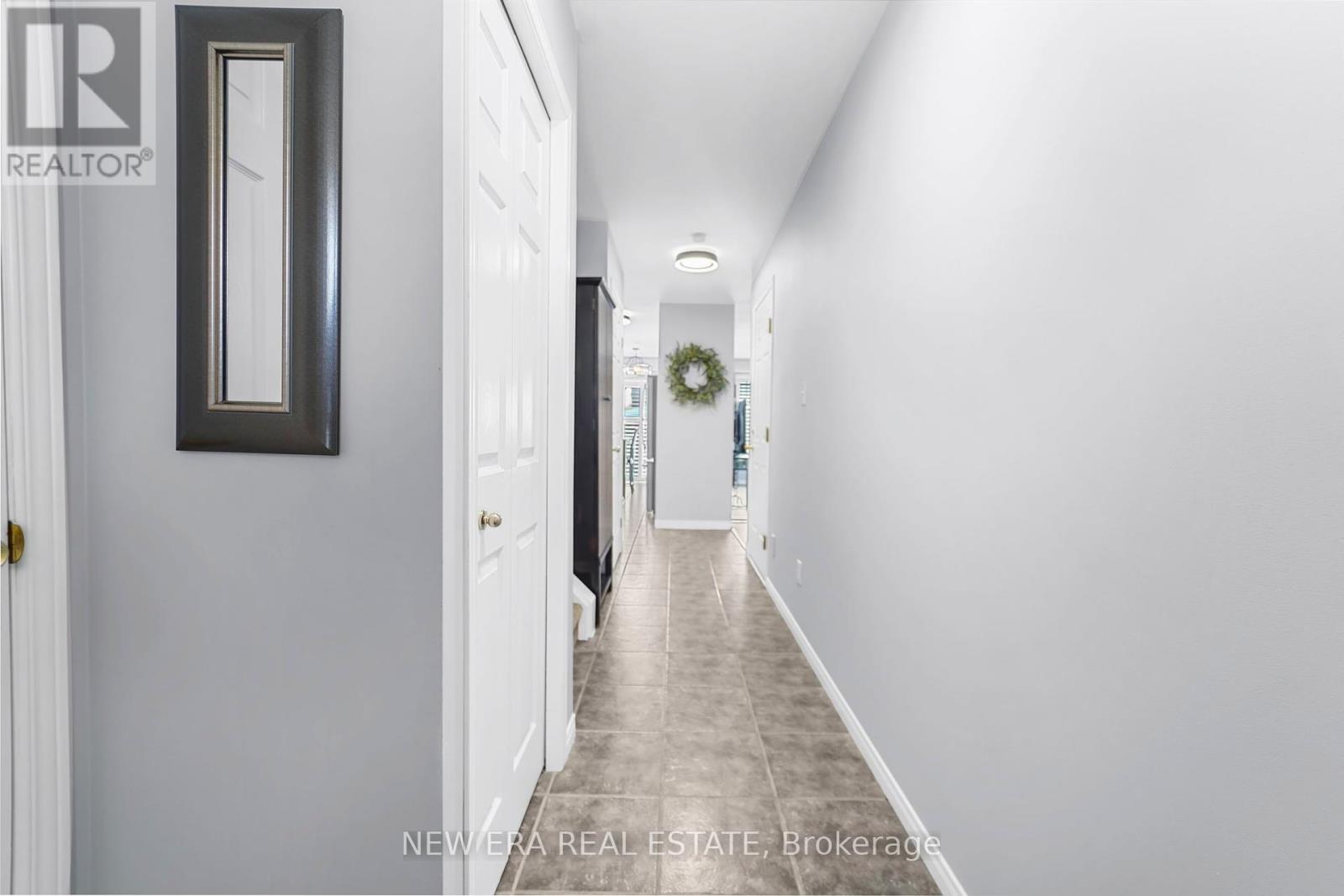 Photo 7 of 10 1523 Upper Gage Avenue, Hamilton ON