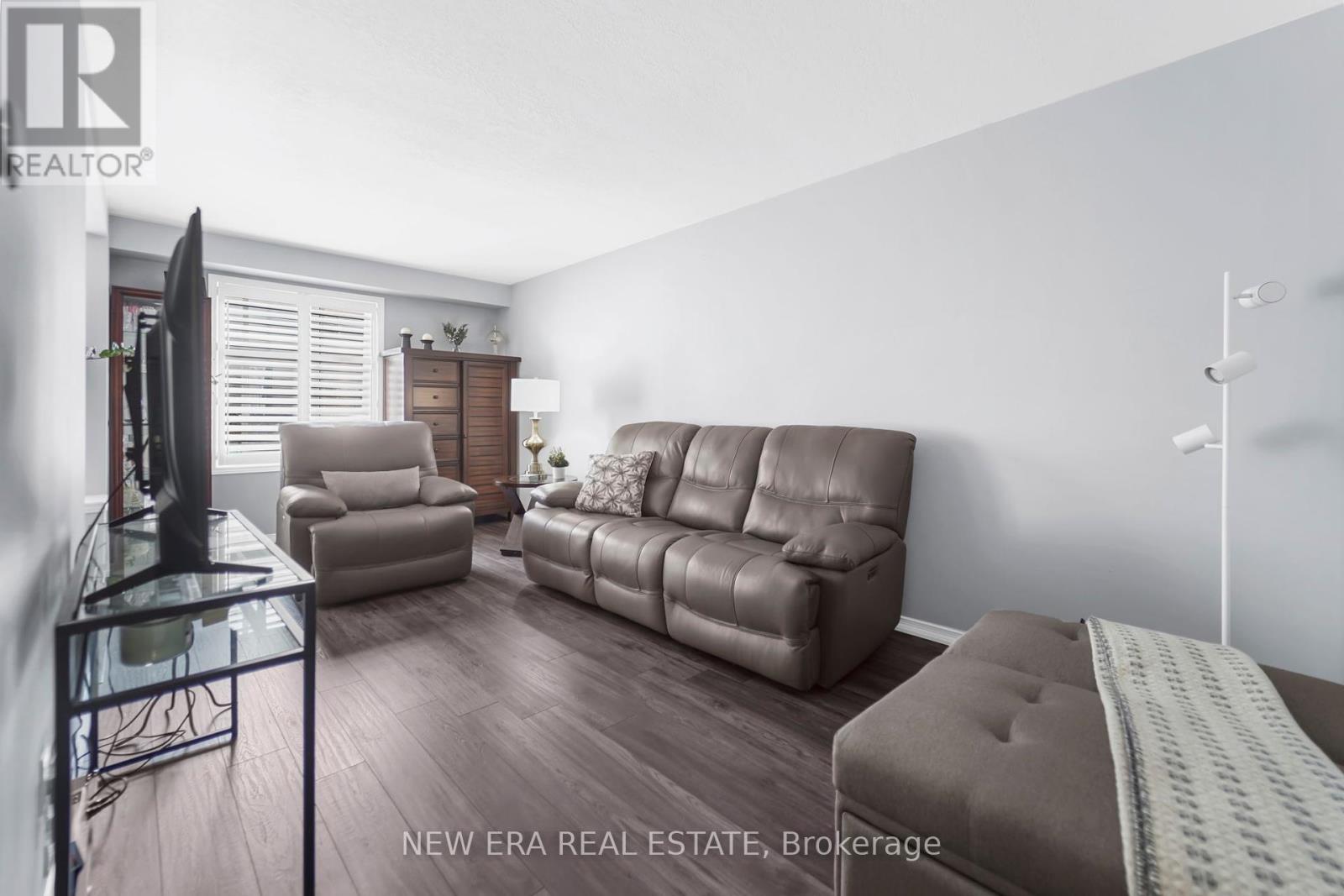Photo 9 of 10 1523 Upper Gage Avenue, Hamilton ON