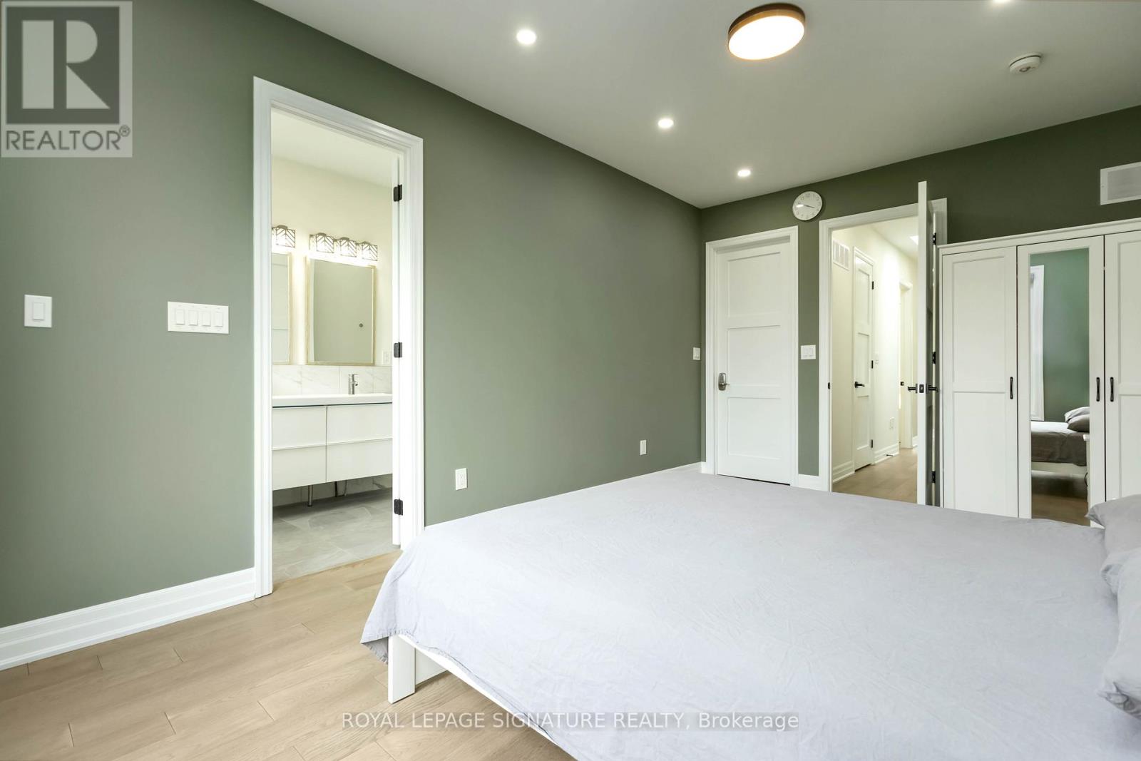Single Family House for Sale in  BYNG AVENUE Toronto (Oakridge) 
