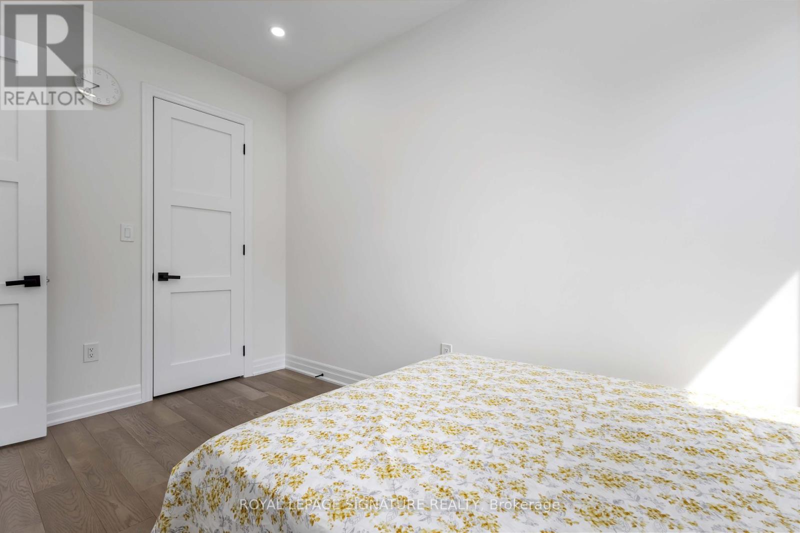 Single Family House for Sale in  BYNG AVENUE Toronto (Oakridge) 