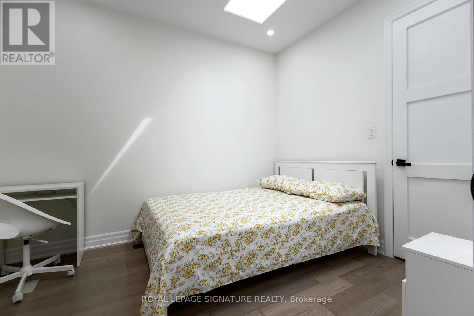Single Family House for Sale in  BYNG AVENUE Toronto (Oakridge) 