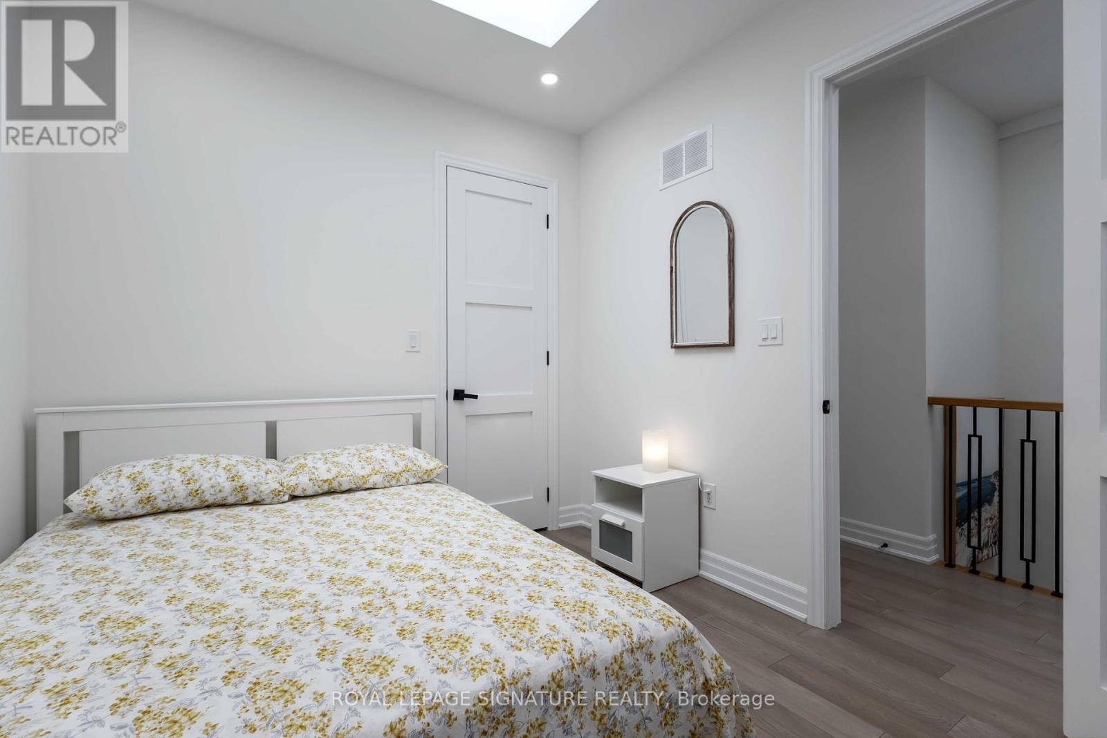 Single Family House for Sale in  BYNG AVENUE Toronto (Oakridge) 