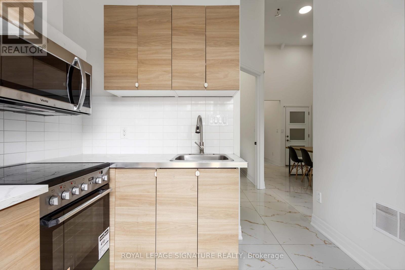 Single Family House for Sale in  BYNG AVENUE Toronto (Oakridge) 